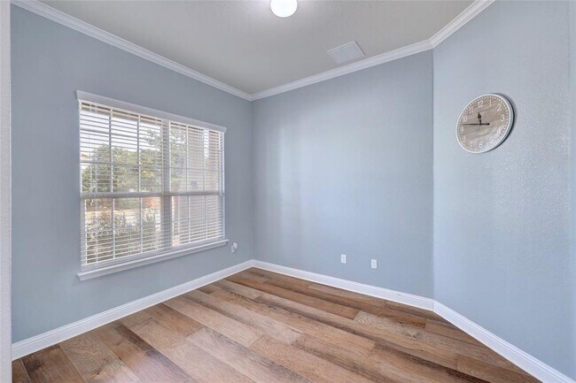 Building Photo - 16017 Jeffs Ln