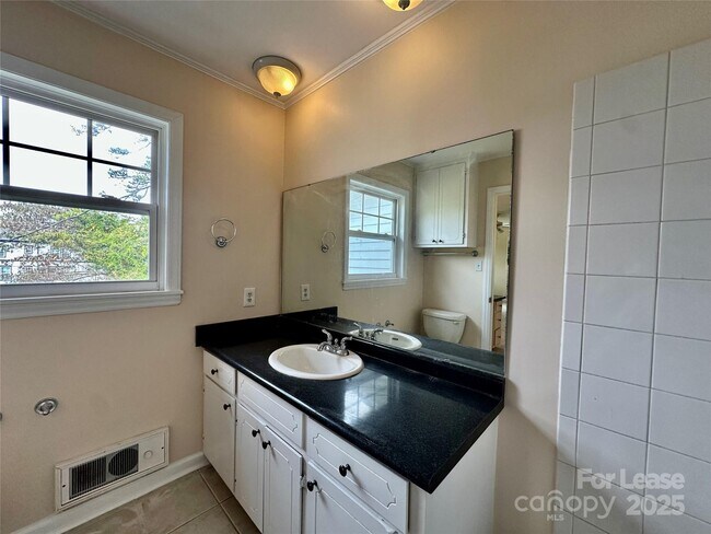 Building Photo - 2063 Eaton Rd