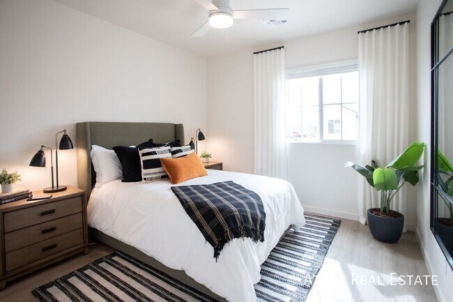 Building Photo - 1121 W Audrey Lane