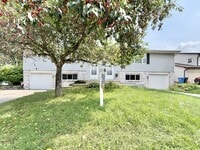 Building Photo - 2658 Chesapeake Dr