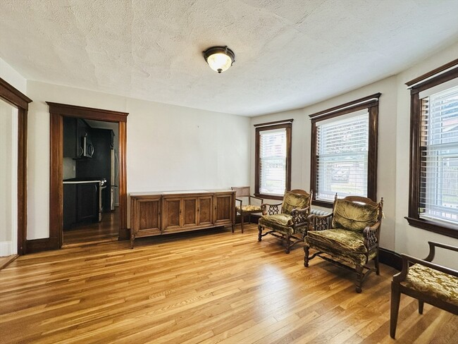 Building Photo - 209 Beach St