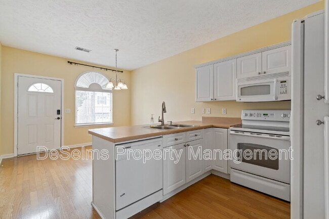 Building Photo - 612 Spence Enclave Way