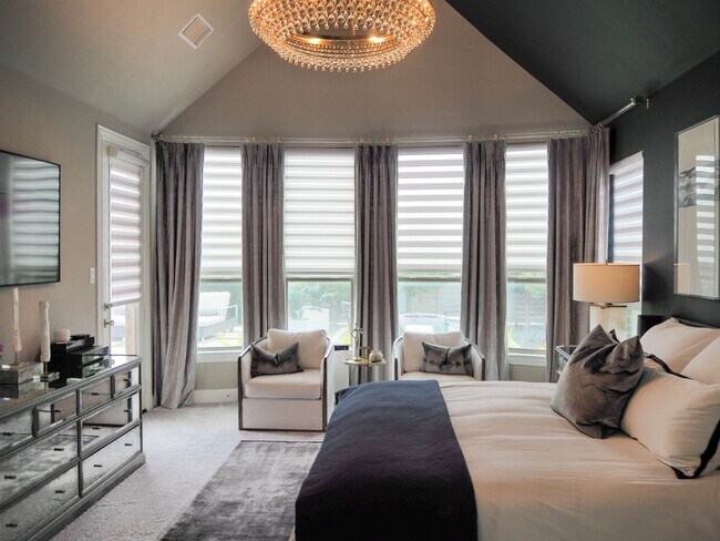 Building Photo - 1310 Sunflower Ave