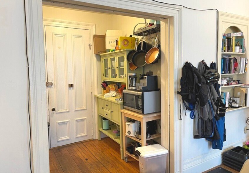 Building Photo - 510 Beacon St