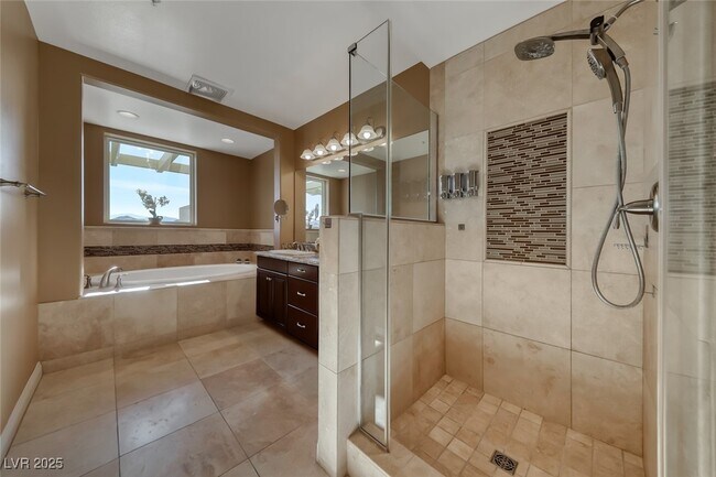 Building Photo - 64 Strada Principale