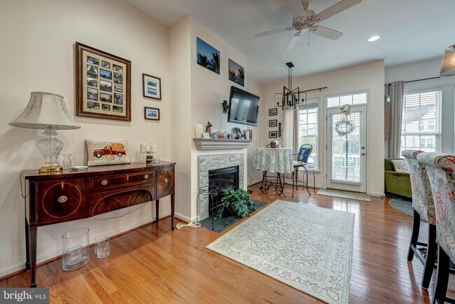 Building Photo - 22644 Amberjack Square