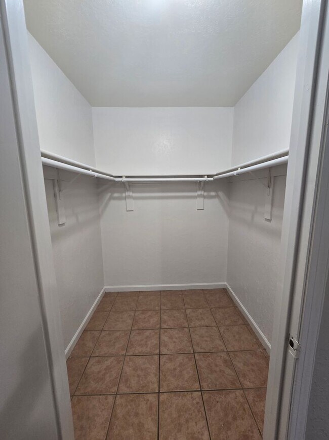 Building Photo - Comfortable 2 Bedroom Rio Rancho Apartment