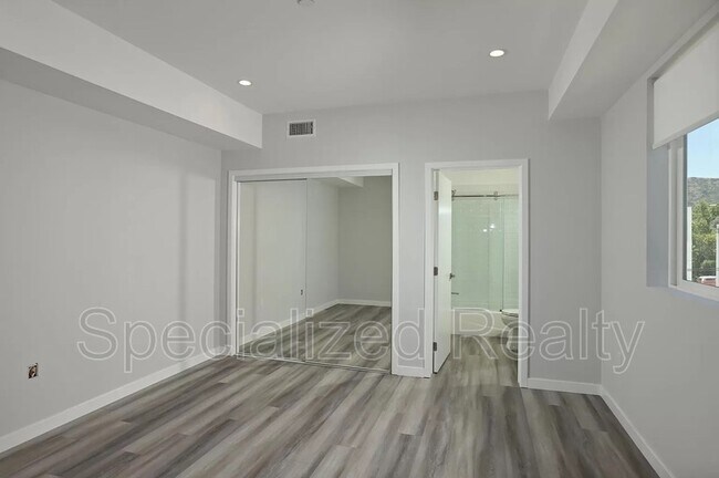 Building Photo - 1406 Eagle Vista Dr