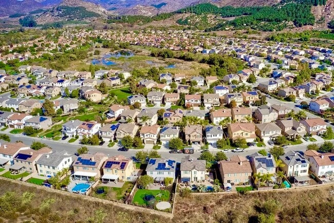 Building Photo - Wonderful Single-Story Home in the Darling Lake Rancho Viejo HOA Community of Fallbrook!