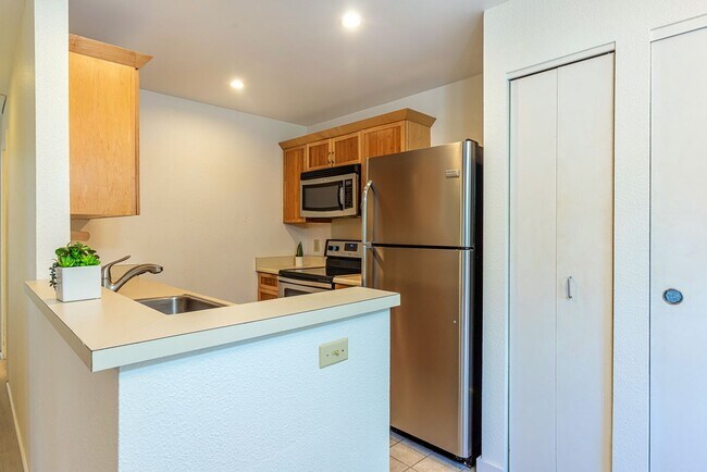 Building Photo - Unfurnished, 2 Bed, 1.5 Bath at Keonekai Villages