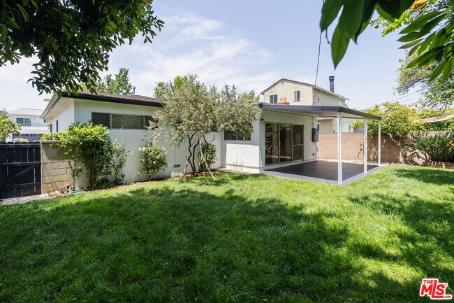 Building Photo - 12800 Stanwood Dr