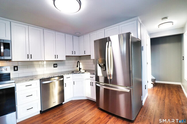 Building Photo - 65 North Ave