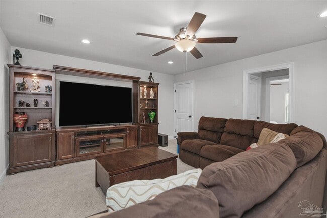 Building Photo - 5718 Oak Hvn Ln
