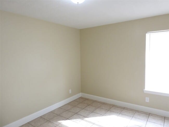 Building Photo - 6207 Pleasant Stream Dr