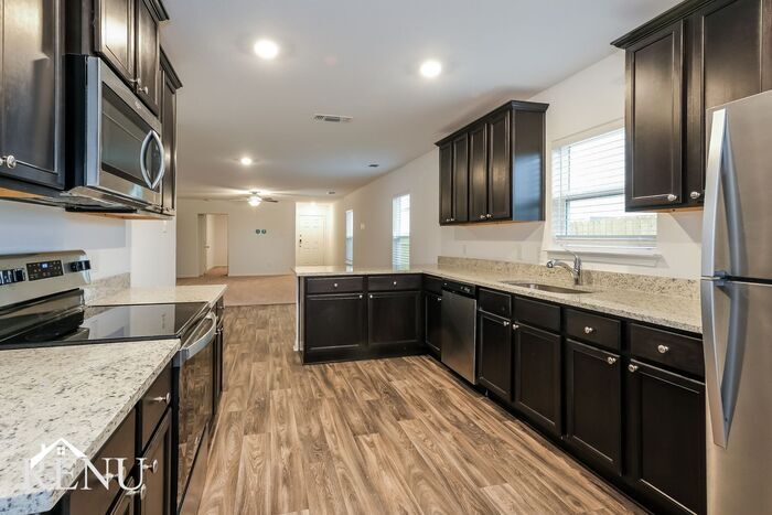 Building Photo - 137 Scarborough Bnd