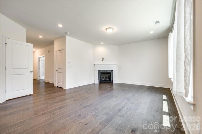 Building Photo - 1540 Striped Bass Ln