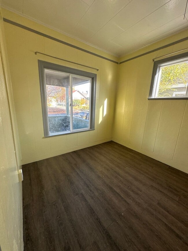 Building Photo - N10th332