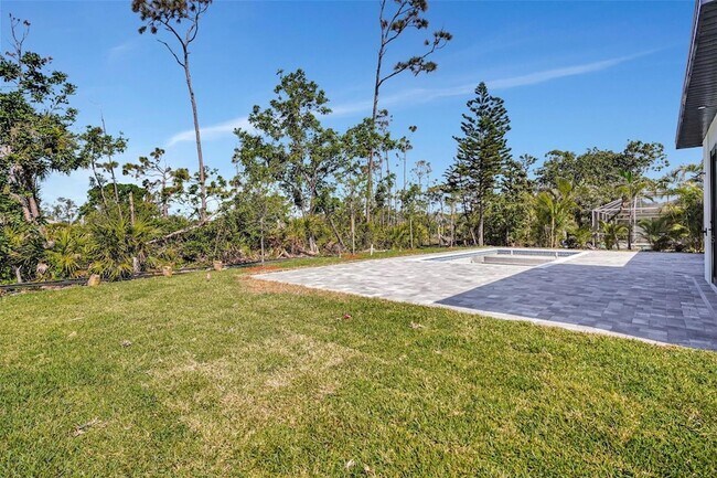 Building Photo - 212 Fairway Rd