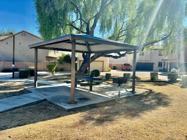 Building Photo - 3018 W Sands Dr