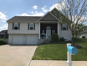 Building Photo - 449 Poplar St