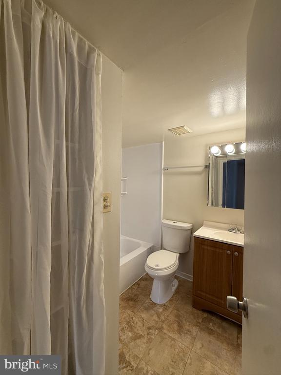 Building Photo - 11214 Cherry Hill Rd