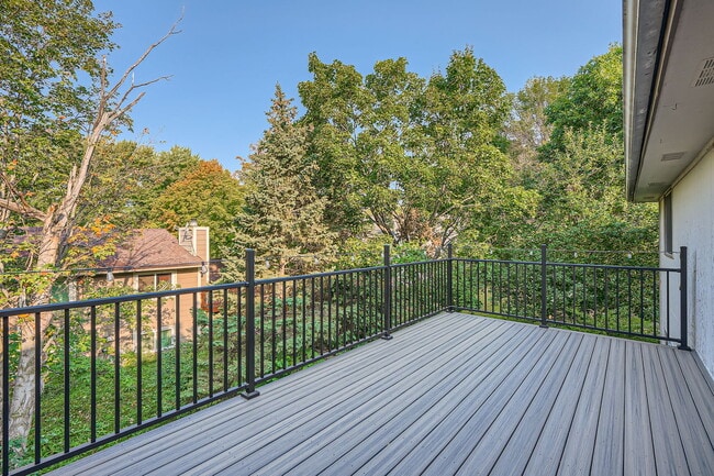 Building Photo - 7290 Bagpipe Blvd