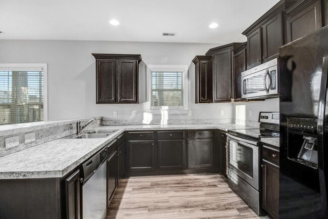 Building Photo - MUST SEE! Stunning 3 BR | 2 BA Home for Re...