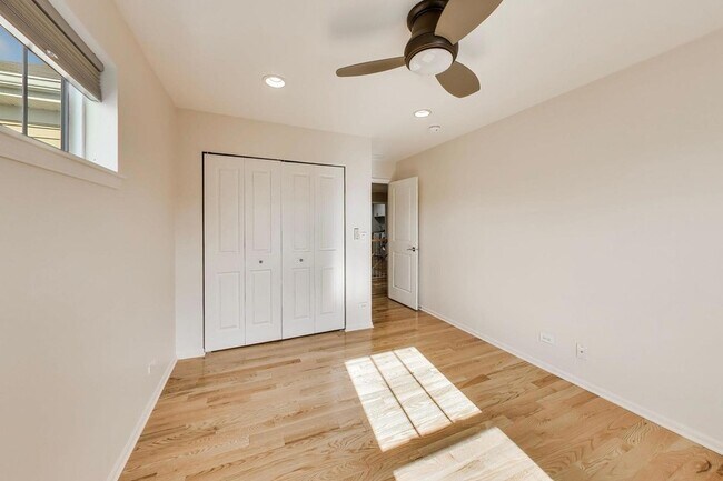 Building Photo - 2366 N Moseley Ct