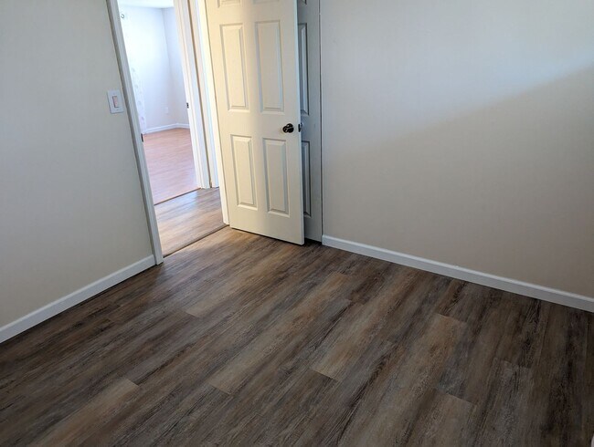 Building Photo - Available NOW - 3 Bed, 1 Bath Spacious Ran...