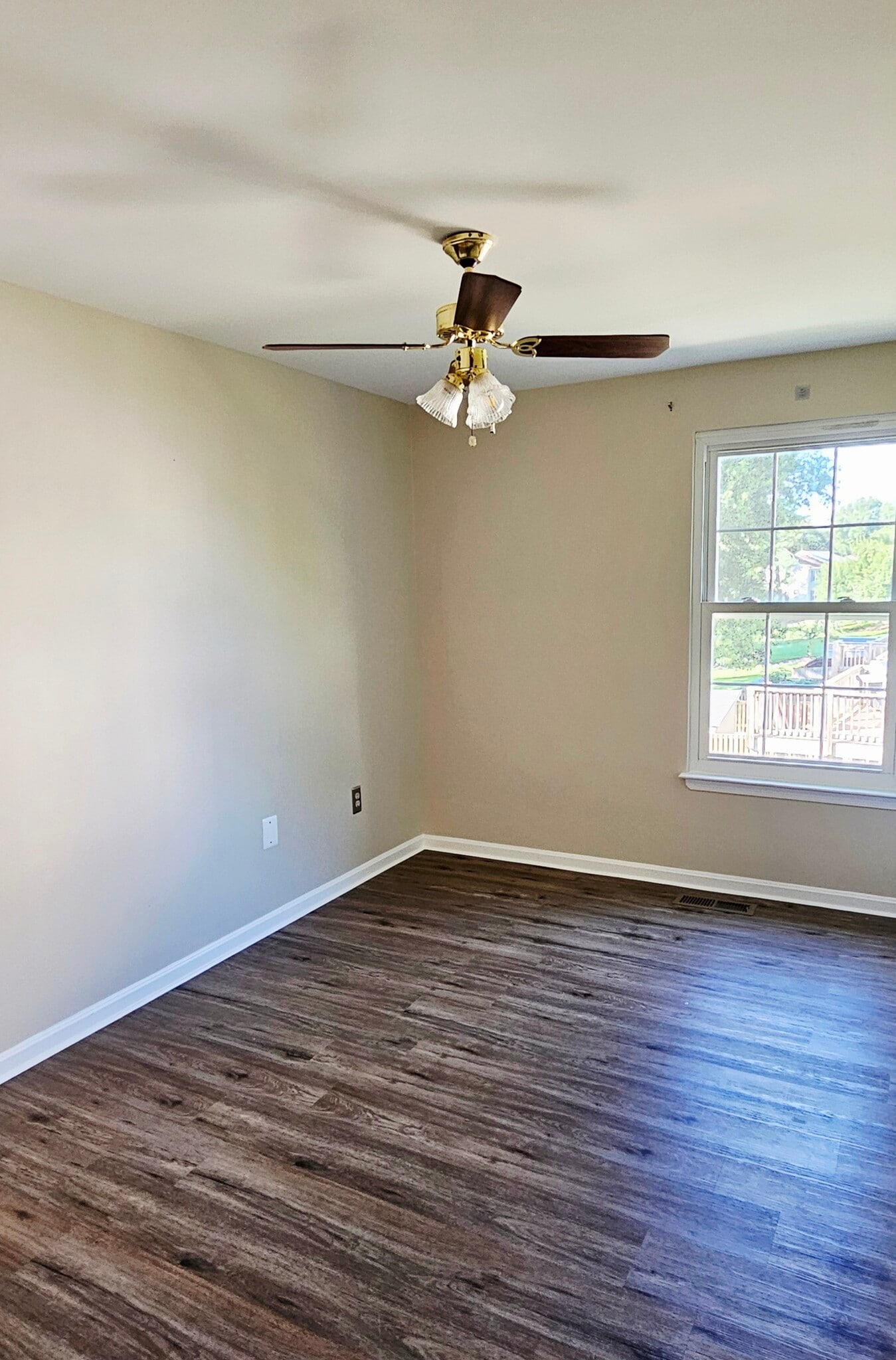 Building Photo - 17519 Longview Ln