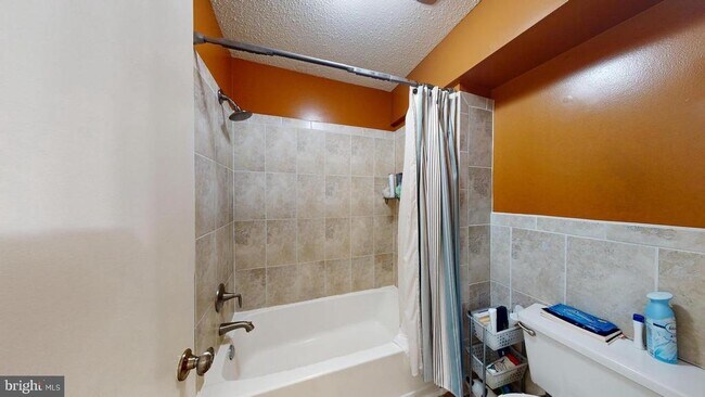 Building Photo - 3101 Patrick Henry Dr