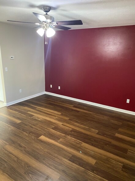 Building Photo - 556 Pheasant Ridge Dr