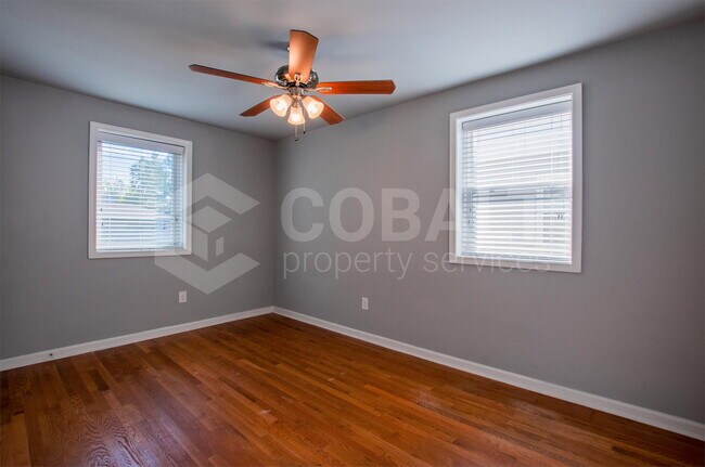 Building Photo - 271 Glen Iris Dr NE