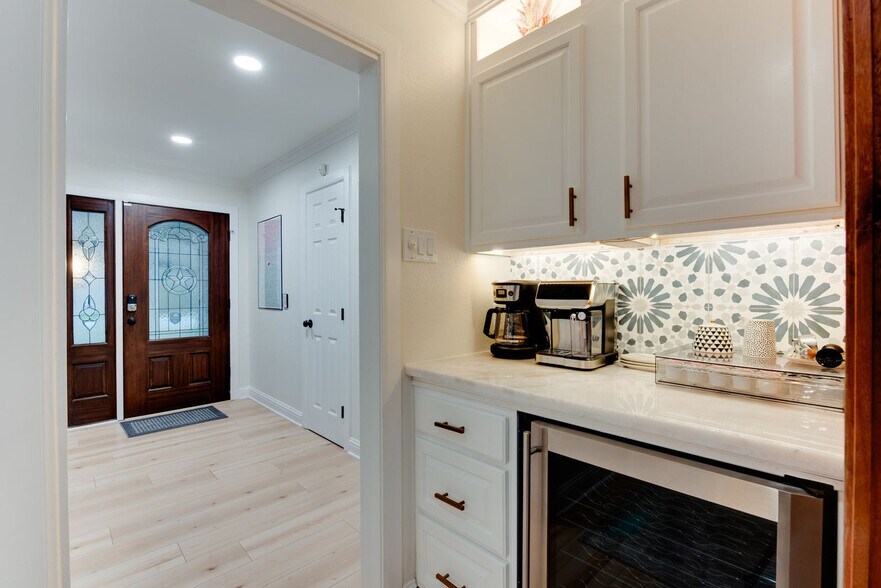 Building Photo - 1505 Durango Dr