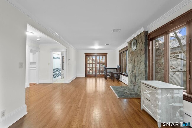 Building Photo - 33 Douglas Ave