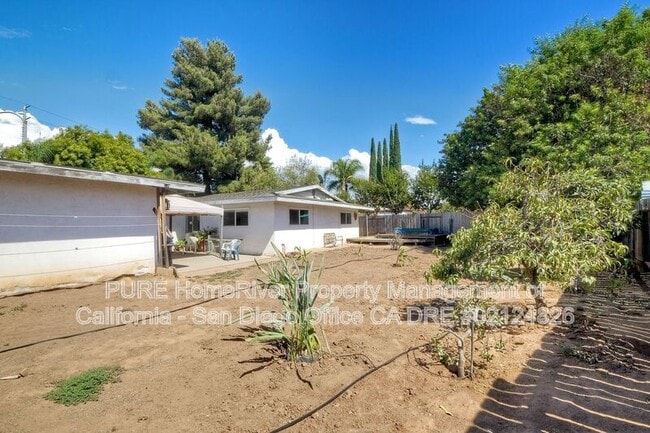 Building Photo - 2135 E El Norte Pkwy