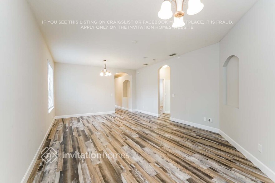 Building Photo - 8560 Deer Chase Dr