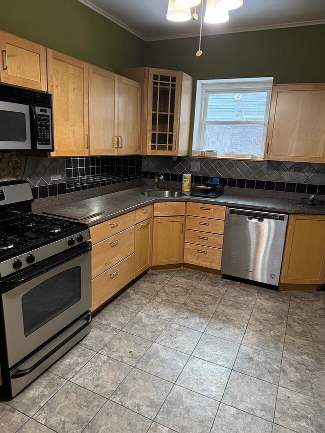 Building Photo - Charming 2BR South Side Home | Updated Kitchen w/ Dishwasher | Prime Pittsburgh Location