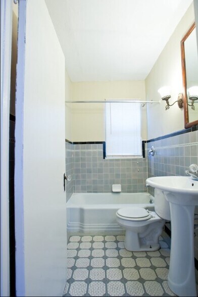 Building Photo - 1665 N Humboldt Ave