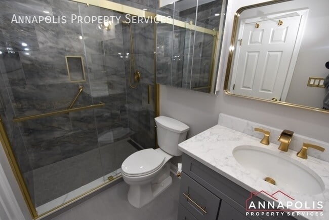 Building Photo - 1363 Washington Dr