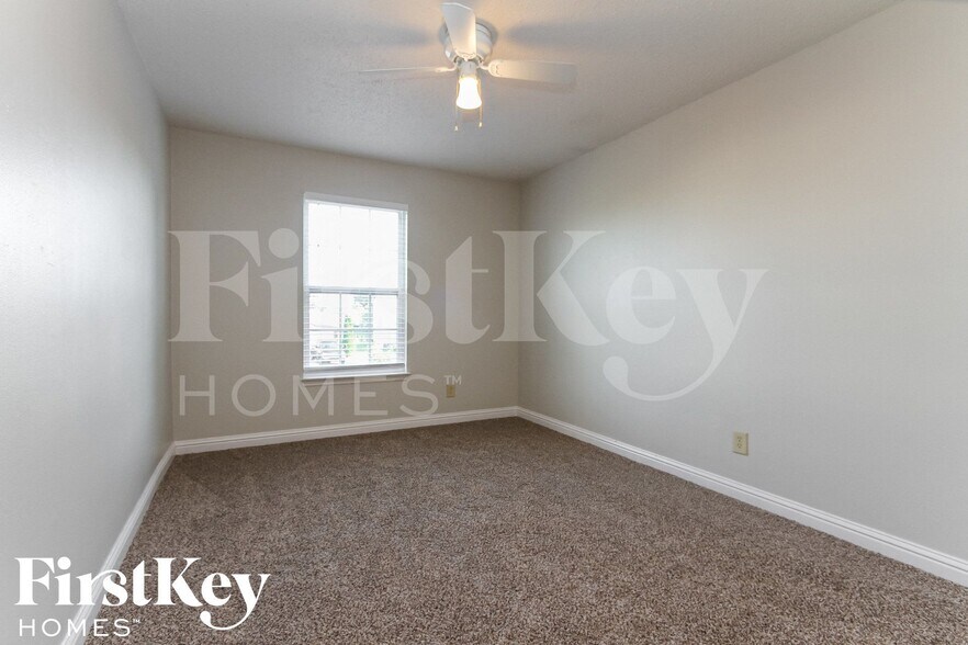 Building Photo - 6448 Front Point Dr