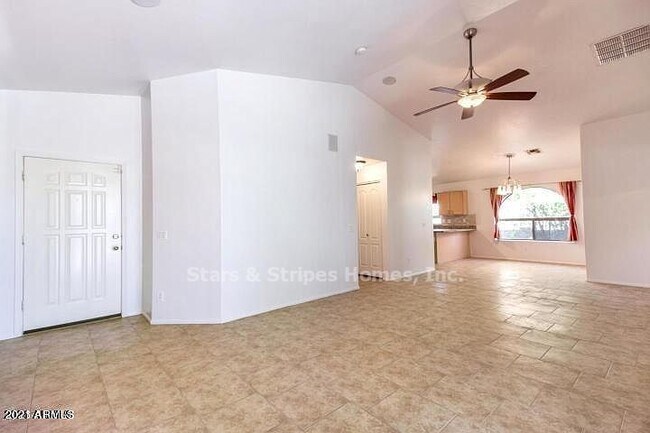 Building Photo - SPACIOUS SWEET HOME