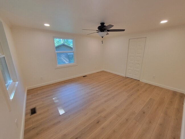 Building Photo - 66 Lundy Ln