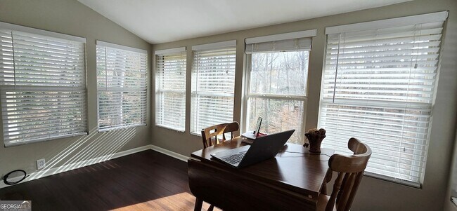 Building Photo - 5151 Roswell Rd