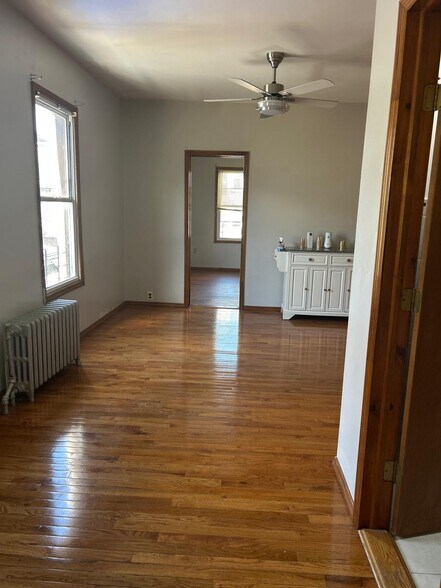 Building Photo - 257 Marion St
