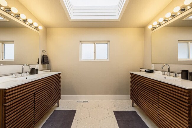 Building Photo - 12080 W 32nd Dr