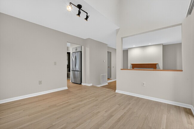 Building Photo - 43 Copley Rd