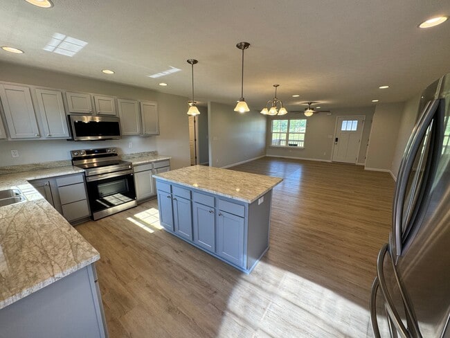 Building Photo - 25 Mandan Ct
