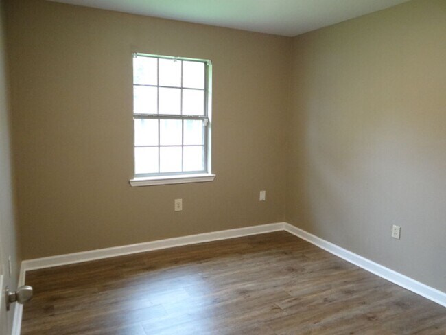 Building Photo - Cute Rental Off Old Hammond HWY near Millerville.