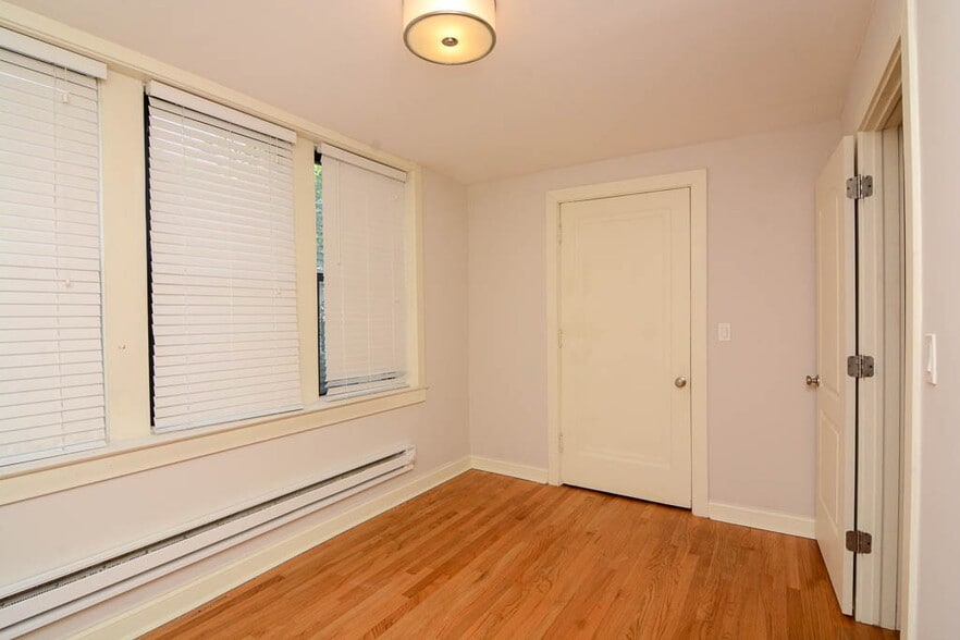 Building Photo - 2328 N Rockwell St